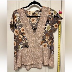 En Elle women’s flutter peplum floral top 
Size S - V neck with panel-romantic